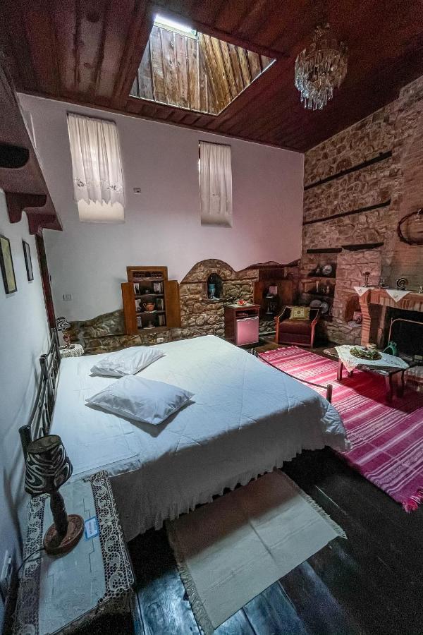 Bujtina Kodiket Guesthouse Берат Екстер'єр фото