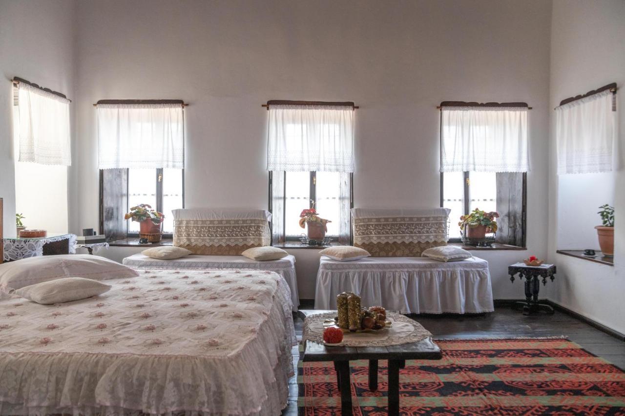 Bujtina Kodiket Guesthouse Берат Екстер'єр фото