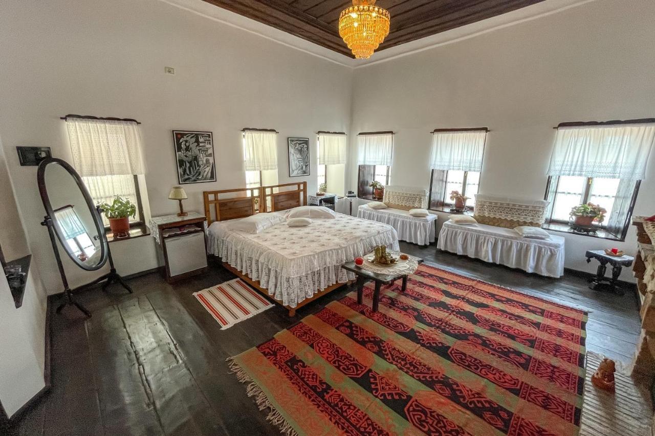 Bujtina Kodiket Guesthouse Берат Екстер'єр фото