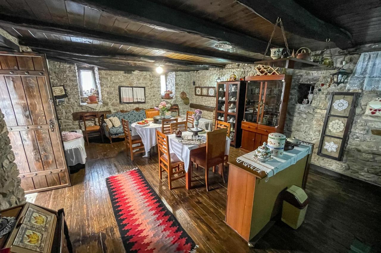 Bujtina Kodiket Guesthouse Берат Екстер'єр фото